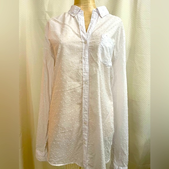 Trovata Tops - 🔴 Trovata Birds of Paradise cotton Swiss dot button down blouse Large